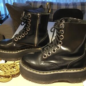 DOC MARTENS -JADEN MAX BOOT WOMEN'S PLATFORMS